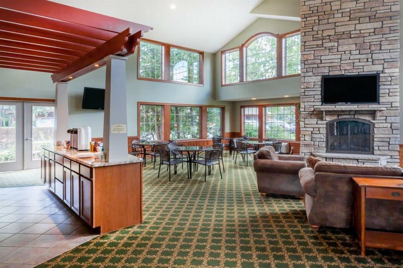 Howard Johnson By Wyndham Traverse City Dış mekan fotoğraf