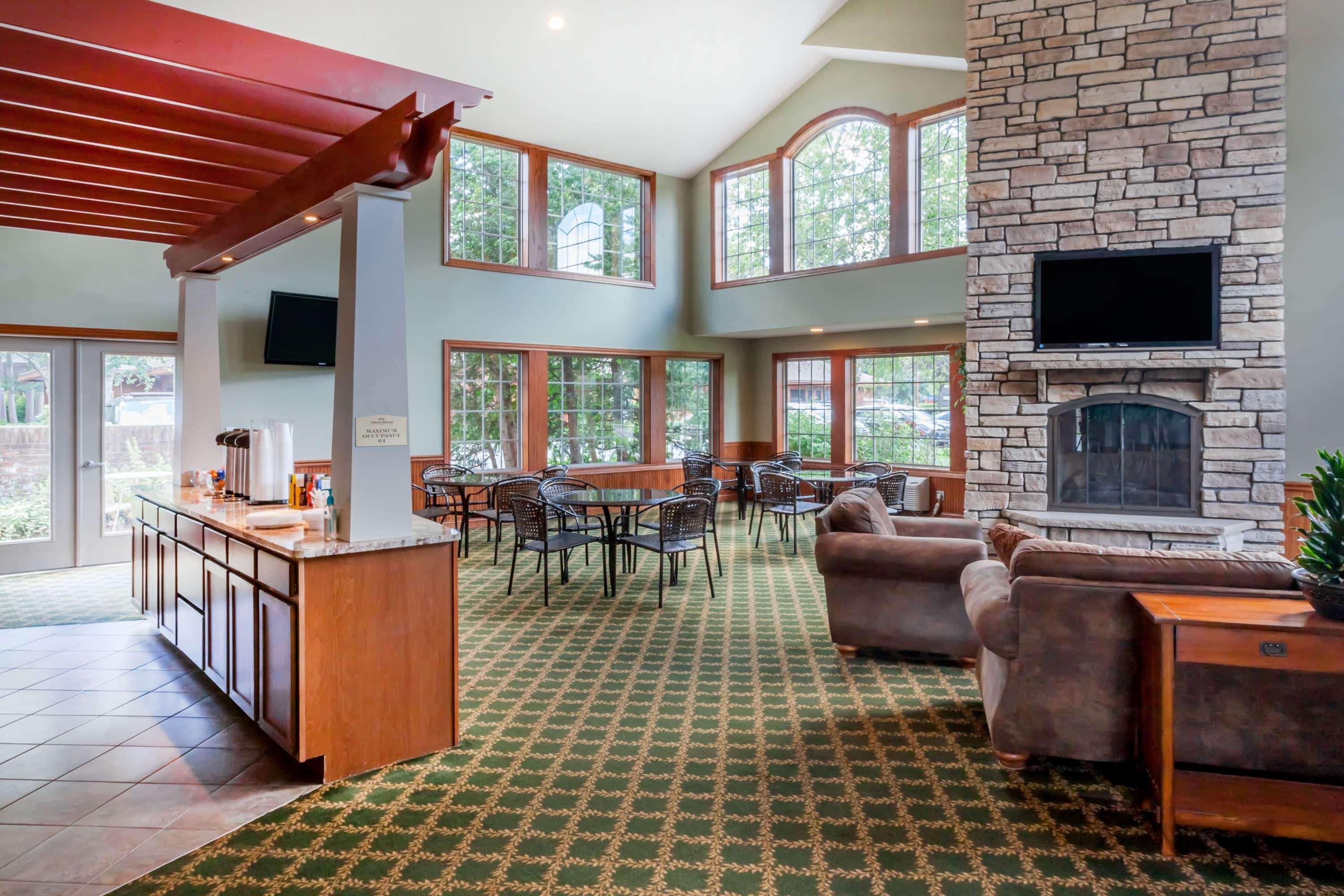 Howard Johnson By Wyndham Traverse City Dış mekan fotoğraf