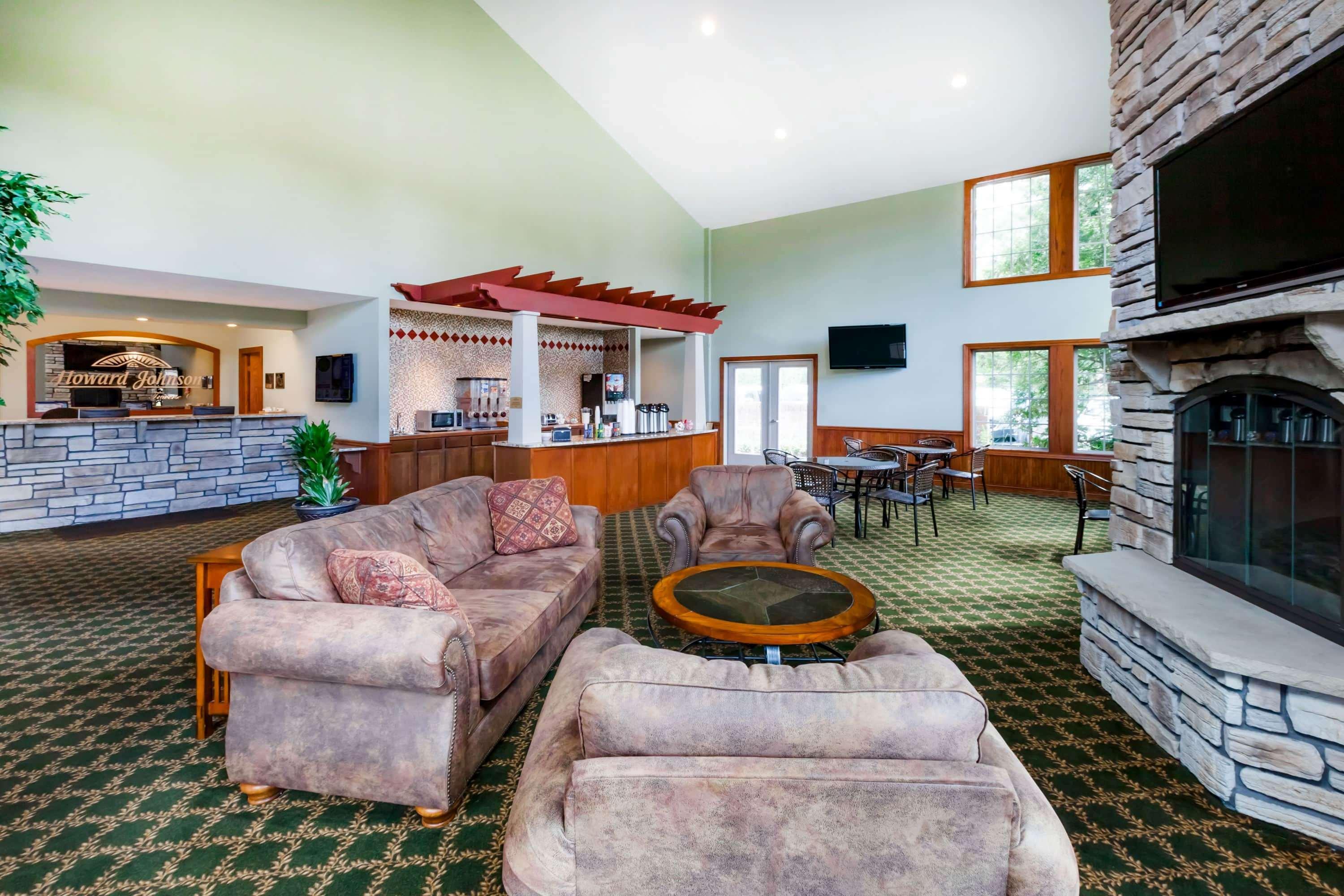 Howard Johnson By Wyndham Traverse City Dış mekan fotoğraf