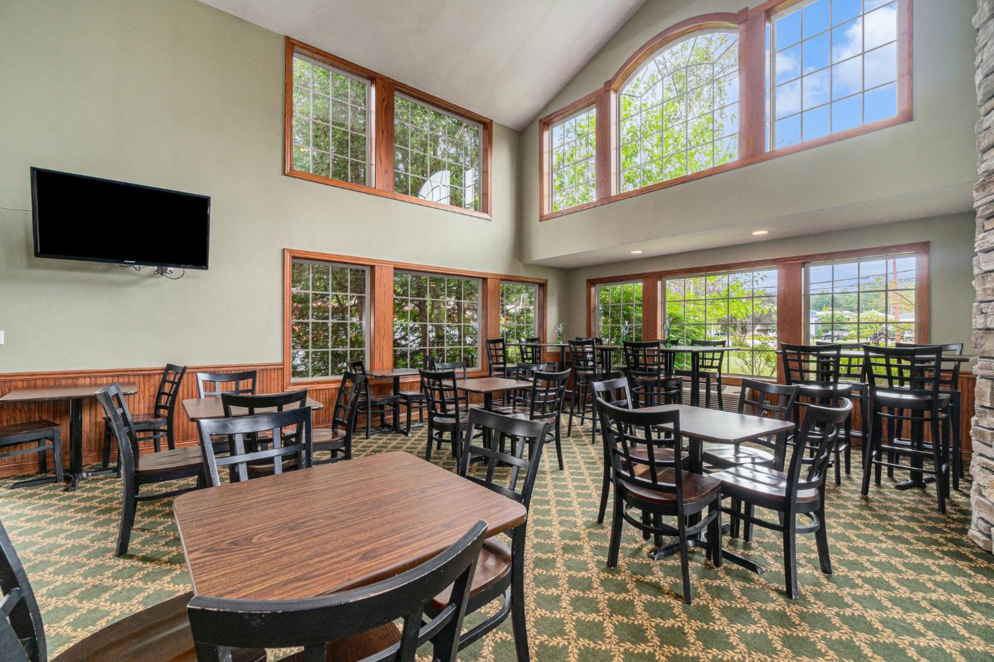 Howard Johnson By Wyndham Traverse City Dış mekan fotoğraf