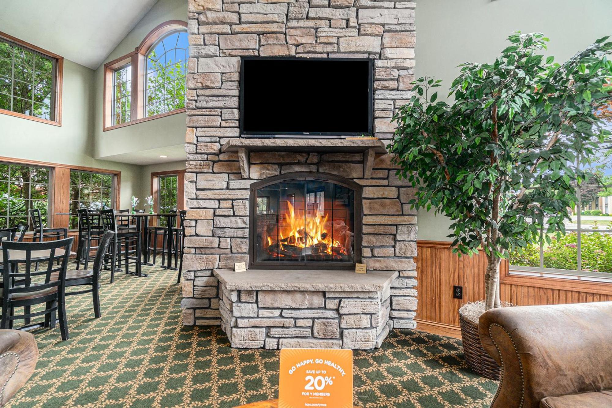 Howard Johnson By Wyndham Traverse City Dış mekan fotoğraf