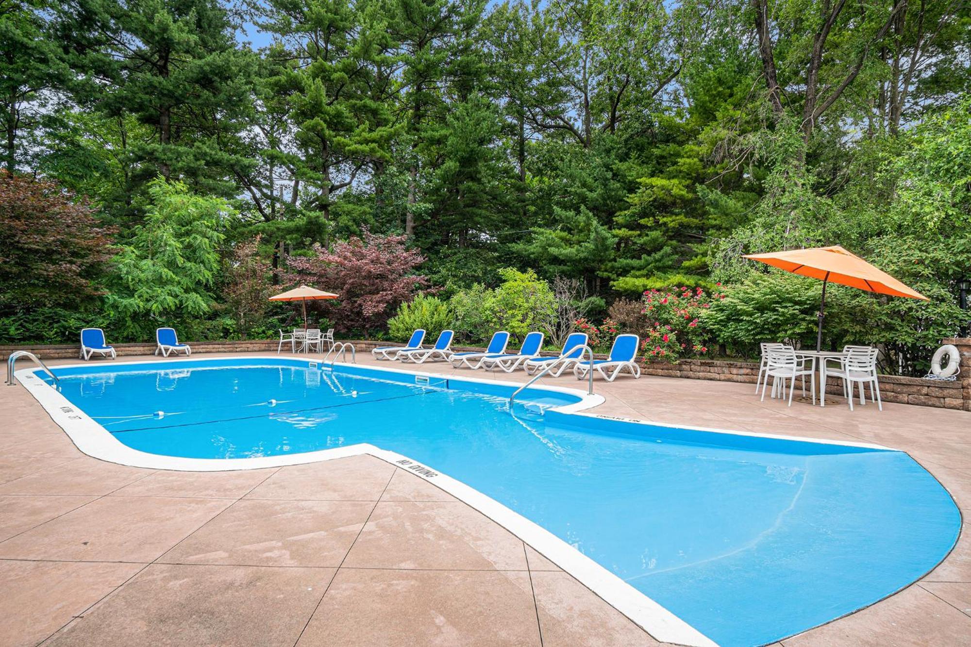 Howard Johnson By Wyndham Traverse City Dış mekan fotoğraf