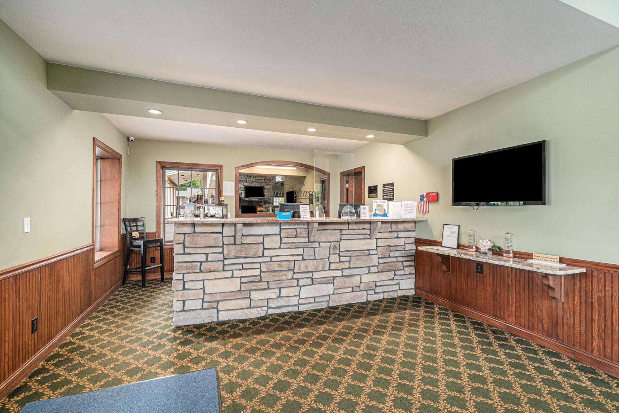 Howard Johnson By Wyndham Traverse City Dış mekan fotoğraf
